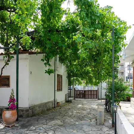 Irene Seafront Apartment Néoi Epivátai Dış mekan fotoğraf